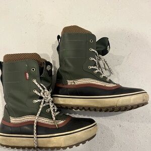Vans Olive Green and Brown Lace-Up Winter Boots